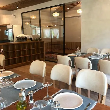 Szálloda Restaurant Alpet 4*