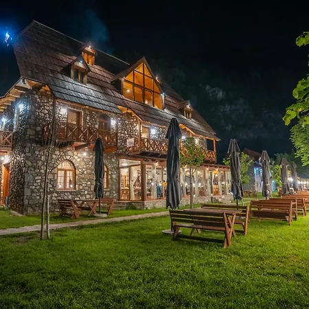 Restaurant Alpet Hotel 4*