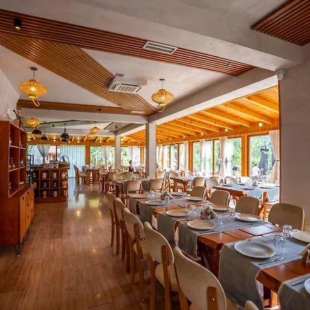 Отель Restaurant Alpet 4*